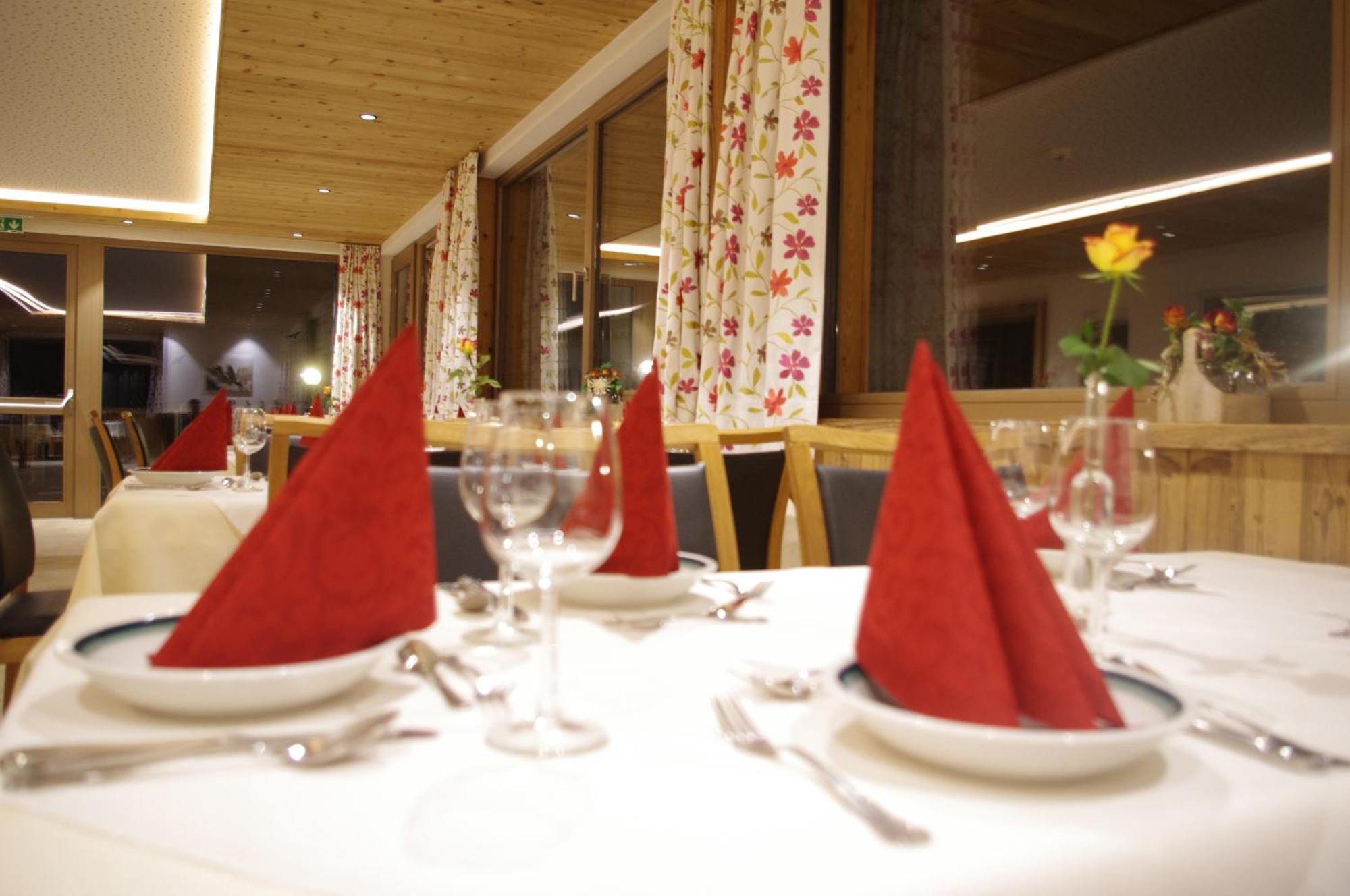 Hotel Burtschahof Bürserberg Екстериор снимка
