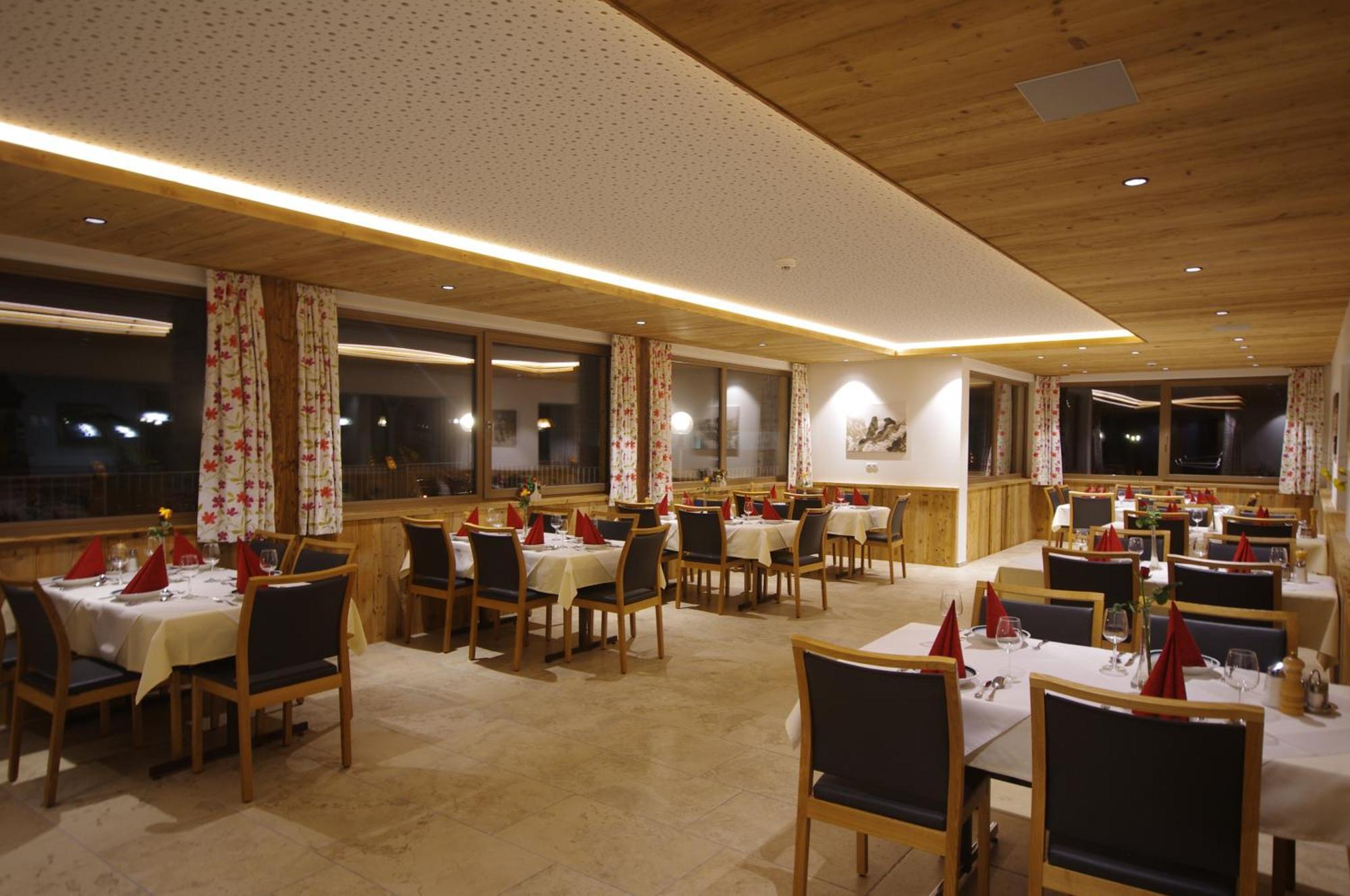 Hotel Burtschahof Bürserberg Екстериор снимка