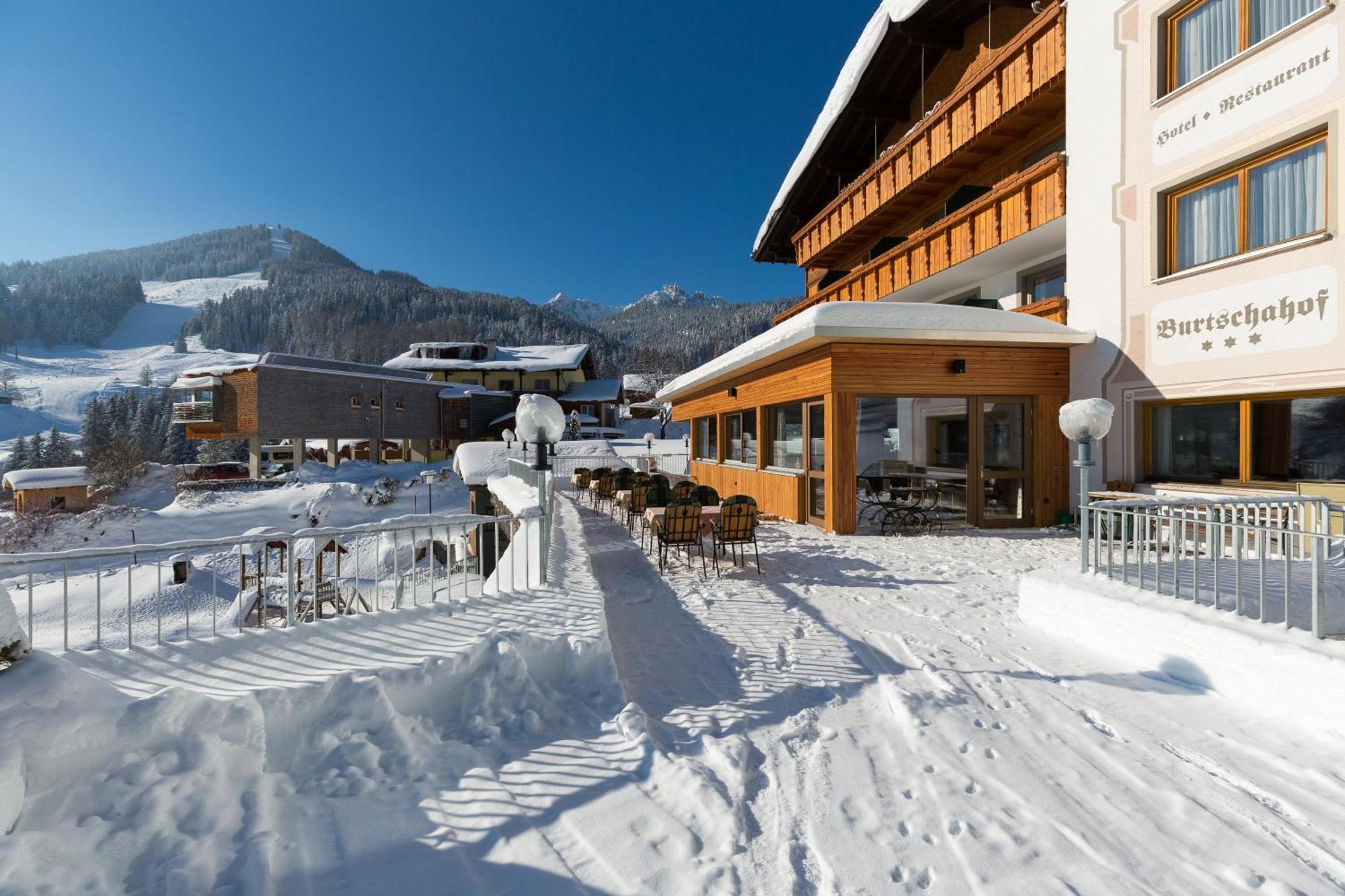 Hotel Burtschahof Bürserberg Екстериор снимка