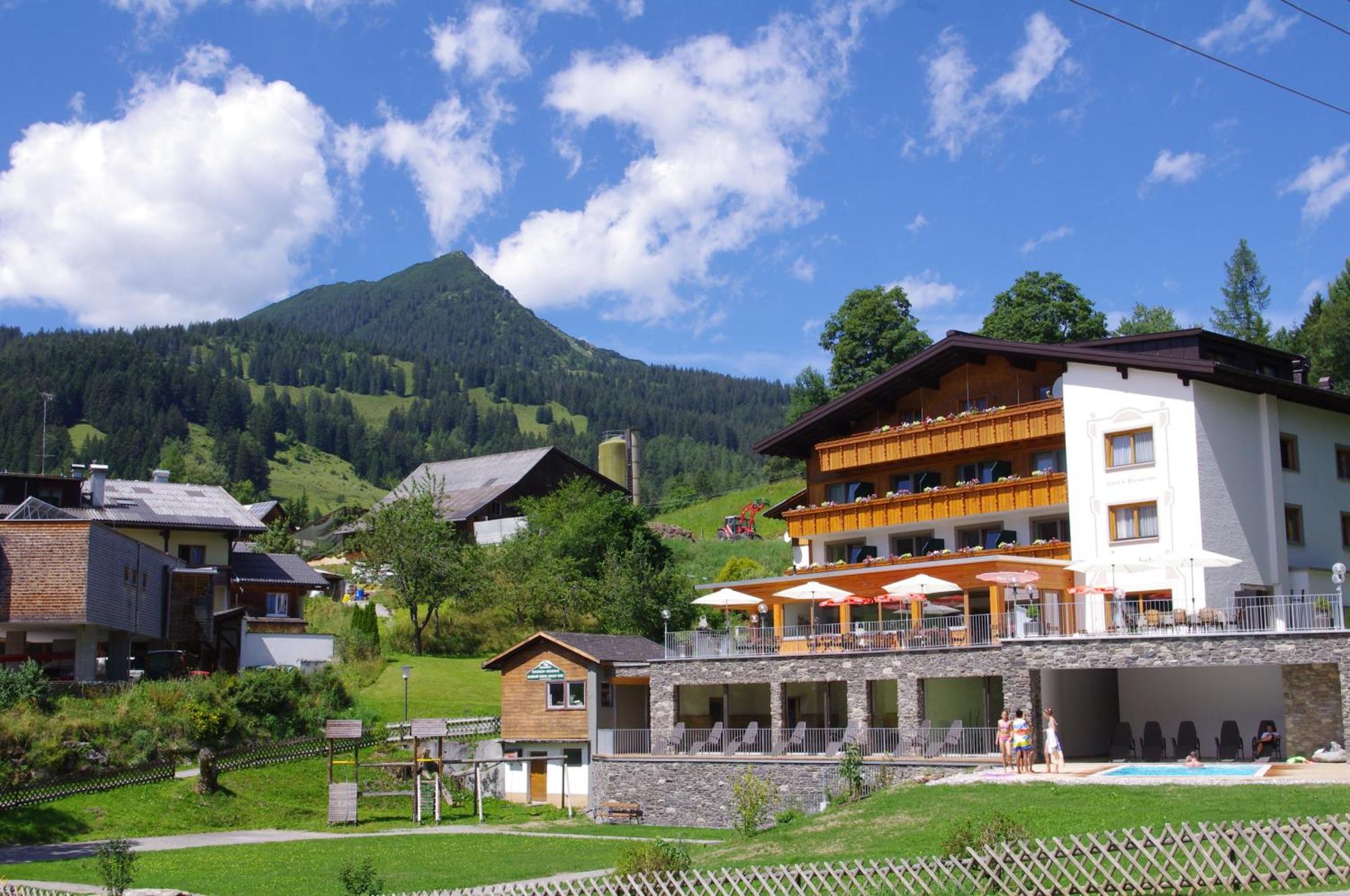 Hotel Burtschahof Bürserberg Екстериор снимка