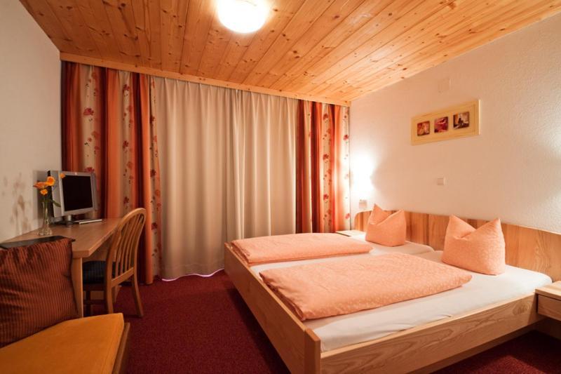 Hotel Burtschahof Bürserberg Екстериор снимка