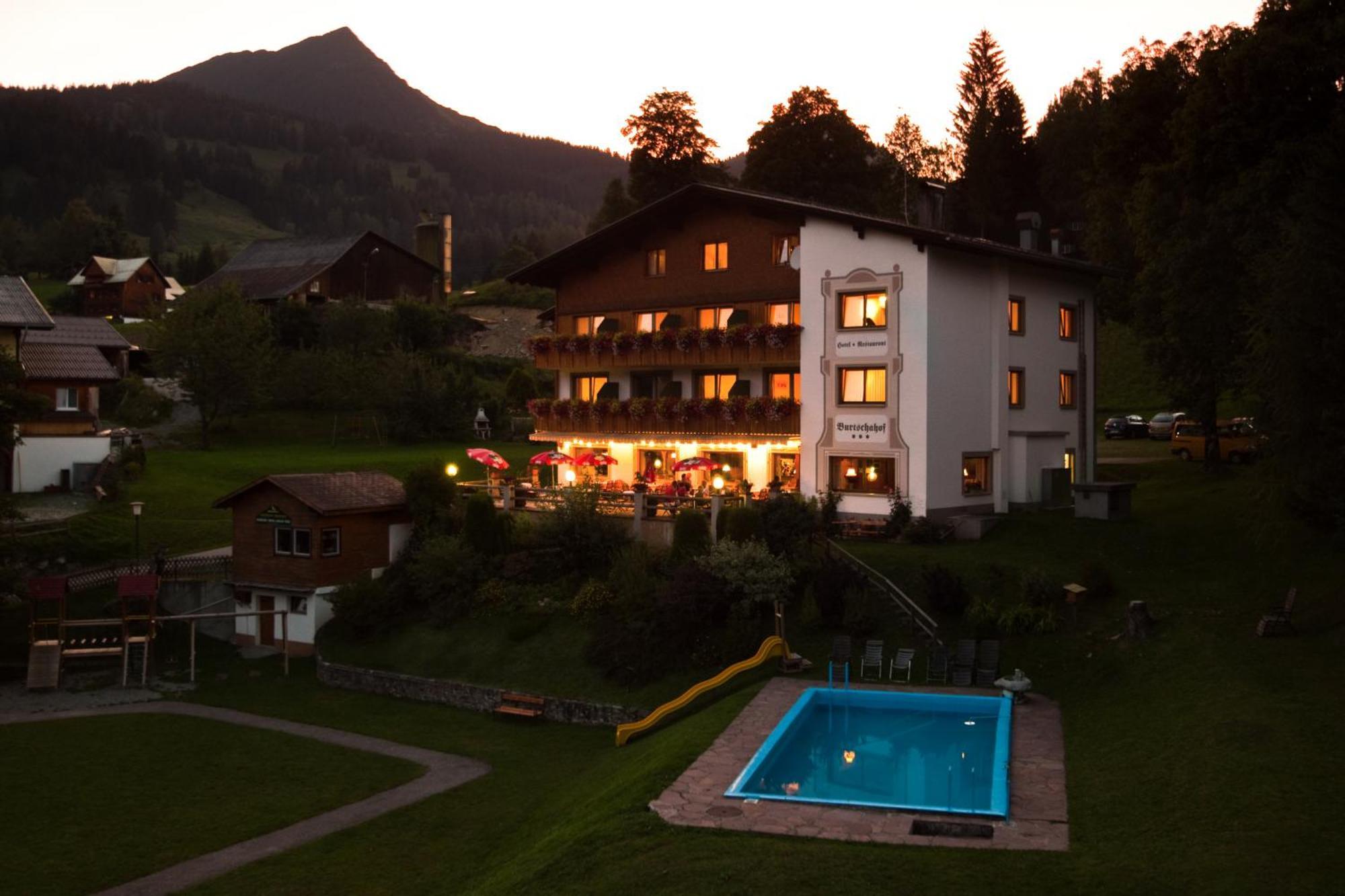 Hotel Burtschahof Bürserberg Екстериор снимка